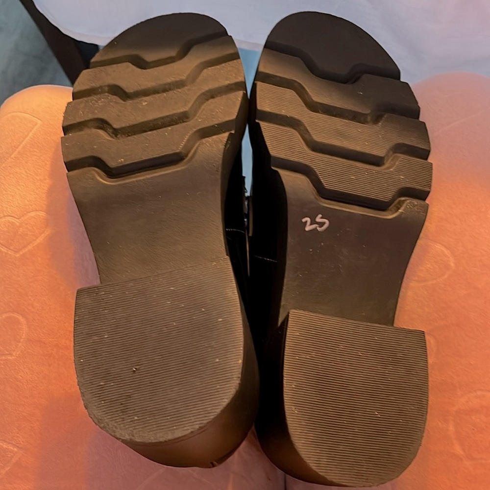 Madden Girl  Black Moccasin.Size 8 1/2. - Picture 9 of 9